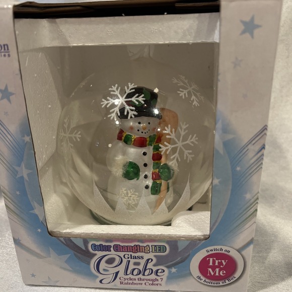 New- Snowman Glass Globe Ornament Color Changing Led Cycles  7 Colors Gerson - Picture 7 of 10